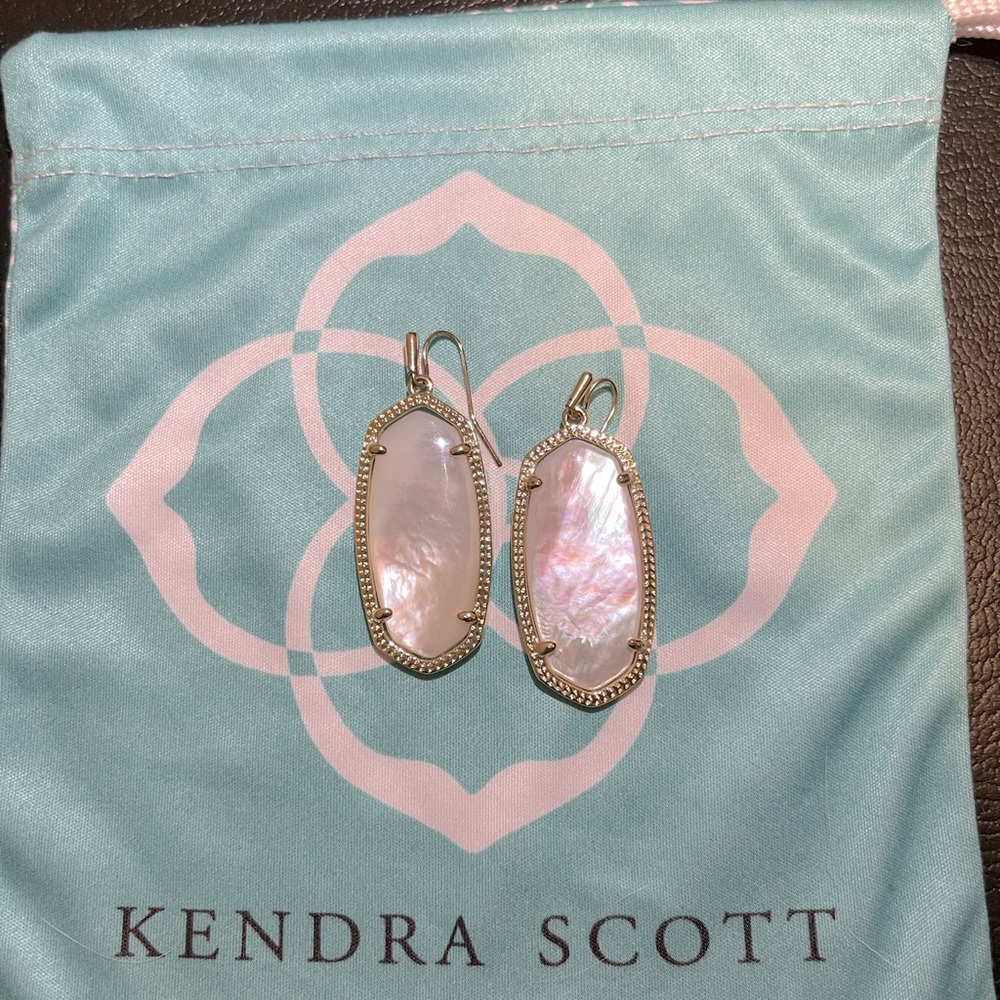 Kendra Scott Elle earrings